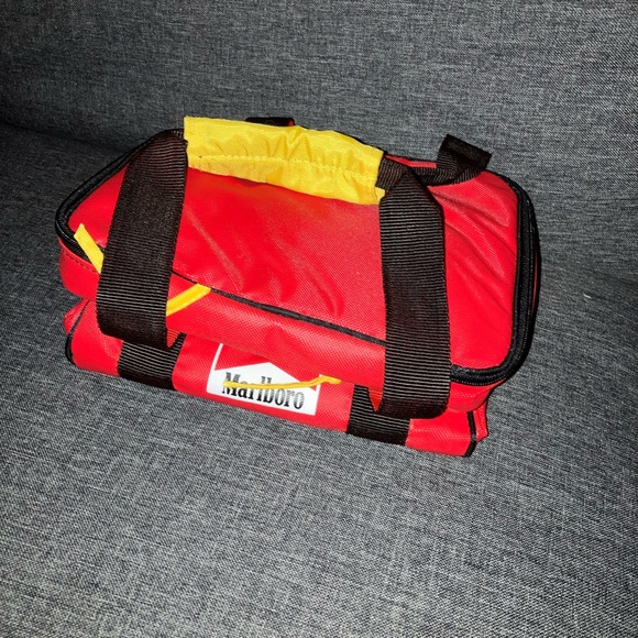 Marlboro brand insulated lunch carry case full zip padded NEW outdoor insulated - Picture 3 of 6